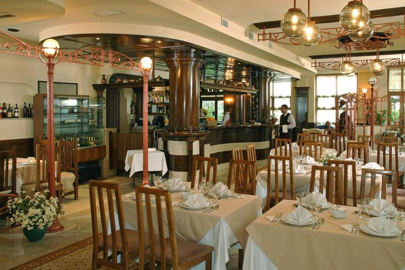 בוקרשט Hotel Irisa מראה חיצוני תמונה