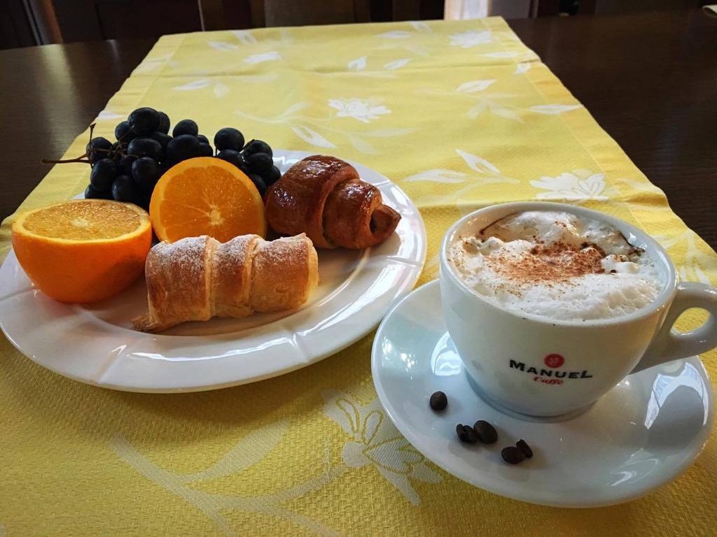 בוקרשט Hotel Irisa מראה חיצוני תמונה